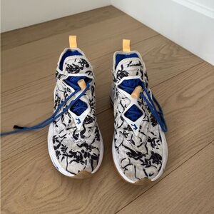 NIKE Unique  Sneakers. Size US 6. EUR 38,5